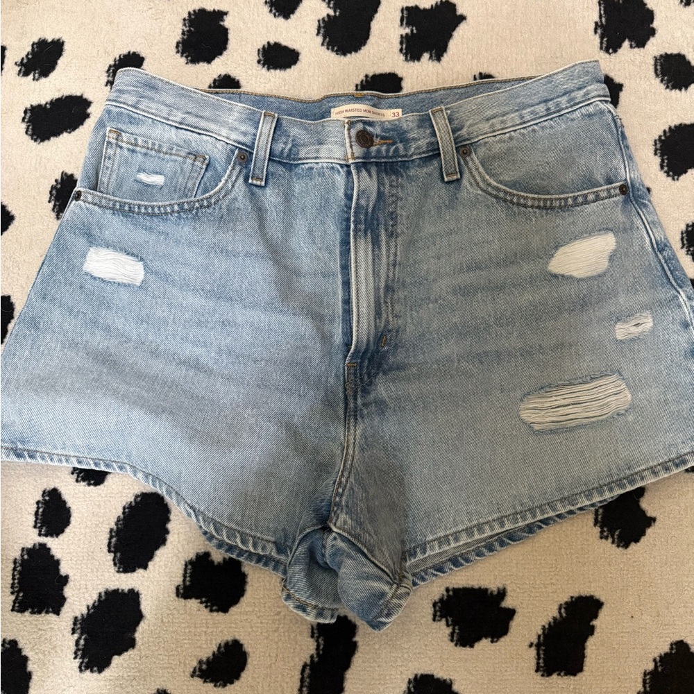 Levi’s High-Waisted Mom Shorts
